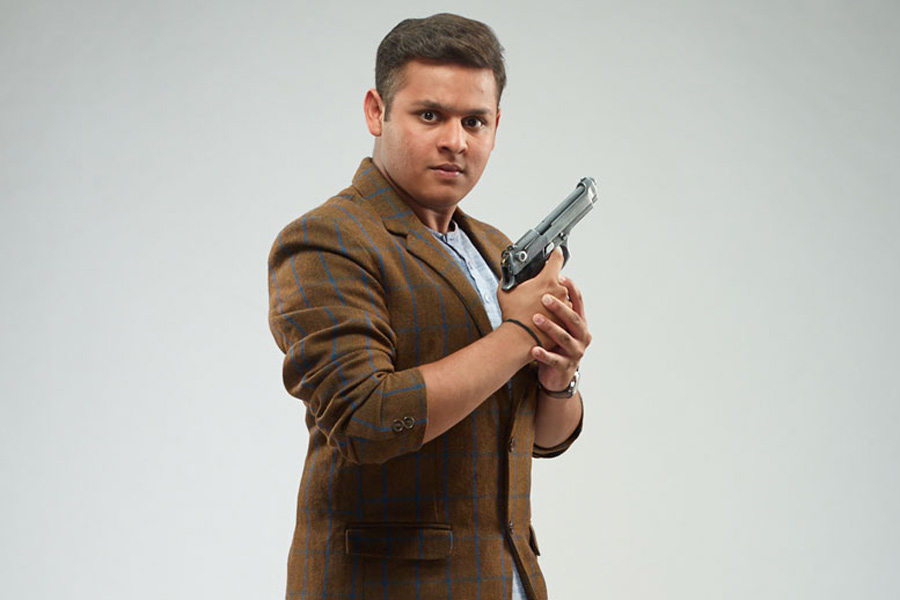 ২০১৮ সালে ভারতীয় মুক্তিযোদ্ধা চন্দ্রশেখর আজাদের জীবনীর উপর ভিত্তি করে ‘চন্দ্রশেখর’ নামের একটি ধারাবাহিক শুরু হয়। ছোট পর্দায় চন্দ্রশেখরের কৈশোর জীবন ফুটিয়ে তুলেছিলেন দেব।