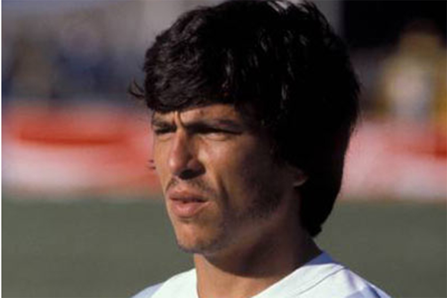 ১৯৯৮ সালে আর্জেন্টিনা দলকে নেতৃত্ব দিয়েছিলেন ড্যানিয়েল প্যাসারেলা। সেই প্রতিযোগিতাতেও কোয়ার্টার ফাইনালে হেরে ফিরে আসতে হয়েছে তাদের।