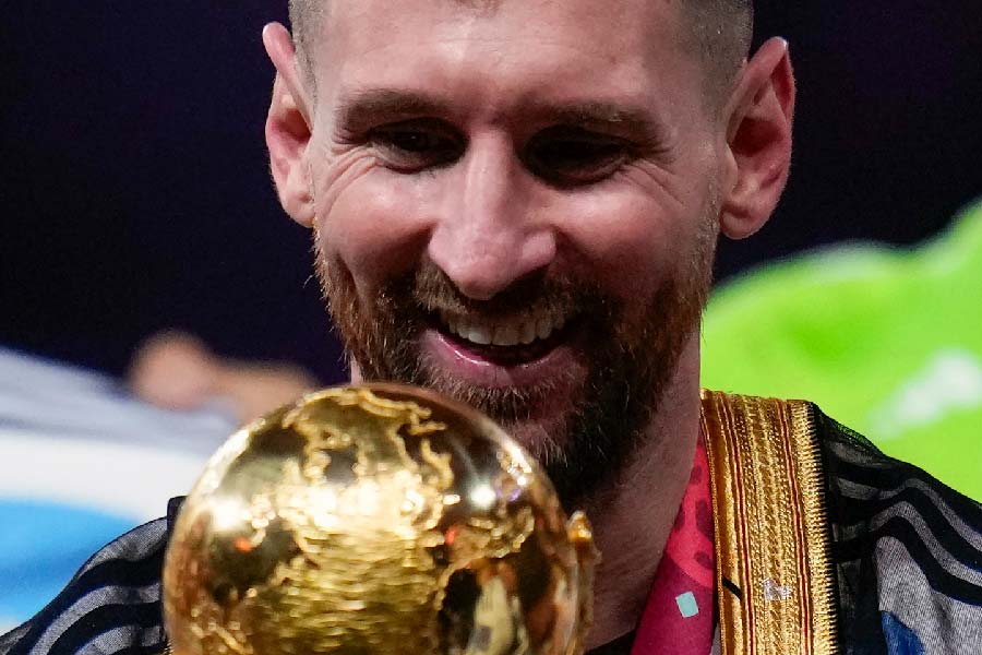 এ গানে যেমন মেসি আছেন, তেমনই আছেন মারাদোনা। আর আছে সাড়ে ৪ কোটি দেশবাসীর বিশ্বকাপ ছুঁয়ে দেখার স্বপ্ন। দেশের আপামর ফুটবলপ্রেমীকে উদ্বুদ্ধ করেছে ‘মুচাচোস’।