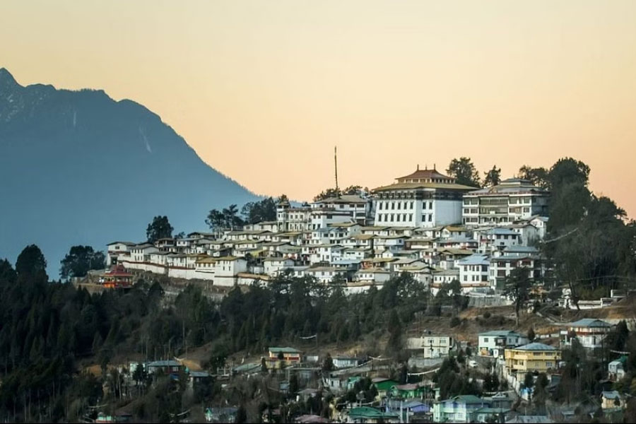 এই দীর্ঘতম জাতীয় সড়ক তৈরি করতে খরচও হবে অনেক। কেন্দ্রীয় সড়ক পরিবহণ মন্ত্রী নিতিন গডকড়ী জানিয়েছেন, এই প্রকল্পের জন্য খরচ হবে প্রায় ২৭ হাজার কোটি টাকা। তবে এই প্রকল্পের খরচ কমানো যায় কি না, তা নিয়ে ভাবনাচিন্তা করছে সরকার। 