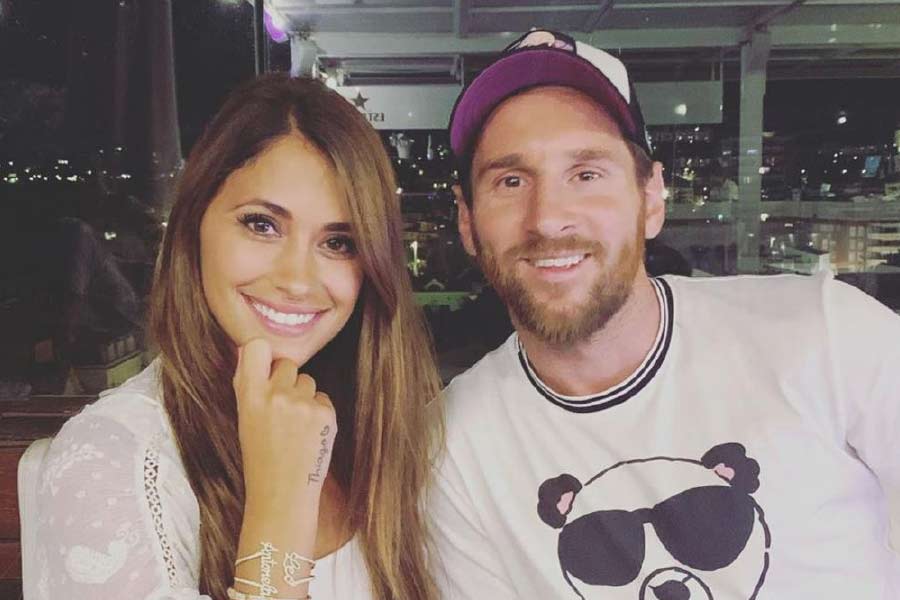 ২০০৫ সালে একটি দুর্ঘটনার সূত্রে আবার কাছাকাছি আসেন দু’জনে। মেসি খবর পান আন্তোনেল্লার প্রিয় বন্ধু একটি গাড়ি দুর্ঘটনায় মারা গিয়েছেন। সমবেদনা জানাতেই শৈশবের বন্ধুকে ফোন করেন মেসি।