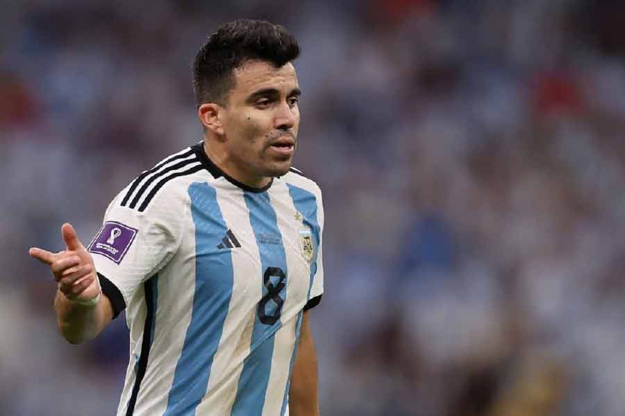 এই সময় পর্যন্ত কিছুটা নিষ্প্রভই ছিল ফরাসিরা। দ্বিতীয়ার্ধের খেলা কিছু ক্ষণ গড়াতেই দি মারিয়াকে তুলে আকুনাকে মাঠে নামান আর্জেন্টিনার কোচ লিয়োনেল স্কালোনি।