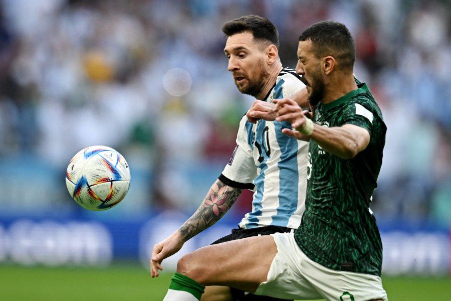 কাতার বিশ্বকাপে বেশ কিছু অঘটন দেখা গিয়েছে। সৌদি আরবের কাছে আর্জেন্টিনার হার, জাপানের কাছে স্পেন এবং জার্মানির হার বা মরক্কোর সেমিফাইনালে ওঠা, অনেক কিছুই রয়েছে সেই তালিকায়।