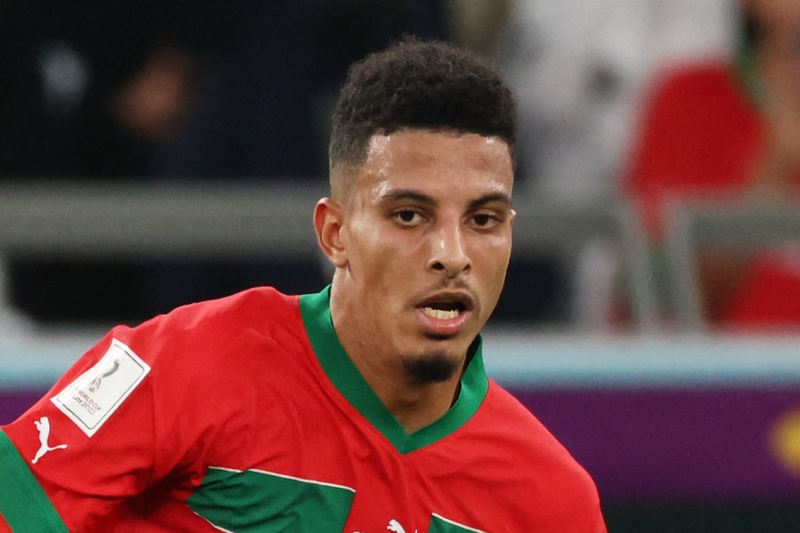 আজ্জেদিন ওউনাহি (মরক্কো এবং অ্যাঙ্গার্স): মেসি, এমবাপে, নেমার যে লিগে খেলেন, সেই ফরাসি লিগে এই মুহূর্তে সবচেয়ে নীচে থাকা ক্লাবের ফুটবলার ওউনাহি। বিশ্বকাপের পারফরম্যান্স দেখে কে সেটা বলবে? স্পেন এবং পর্তুগালকে থামিয়ে দিয়েছেন দুরন্ত ফুটবল খেলে। বিপক্ষের মিডফিল্ড তছনছ করেছেন। ভবিষ্যতে তাঁর গন্তব্য পিএসজি কি না, সময়ই বলবে।