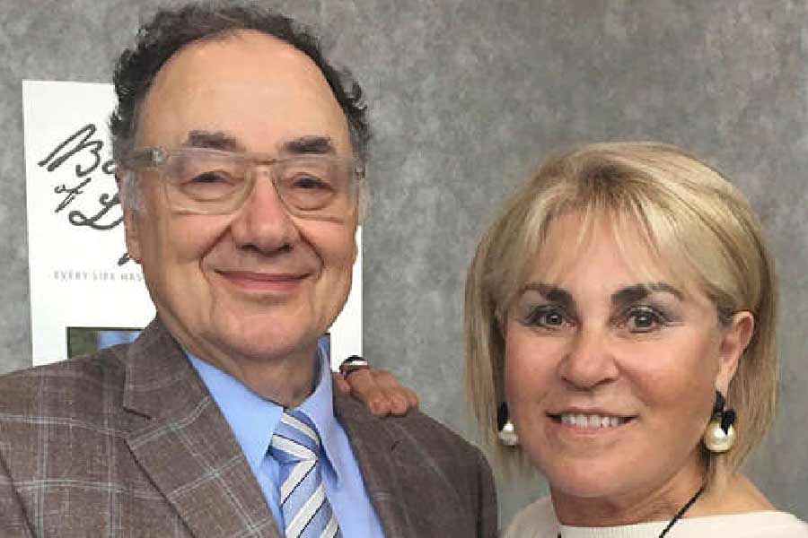 ২০১৭ সালের ১৫ ডিসেম্বর মৃত অবস্থায় পাওয়া যায় সস্ত্রীক ধনকুবেরকে। ব্যারি এবং হানি ছিলেন সে সময় কানাডার ধনীতম দম্পতি। তাঁদের মোট সম্পত্তির মূল্য ছিল ৩০০ কোটি ডলার। অর্থাৎ ভারতীয় মুদ্রার হিসাবে ২৪ হাজার ৮২০ কোটি টাকা।