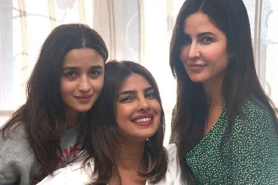 Three heroines have not been seen together!  Why did the filming of 'Zee Le Zara' stop?