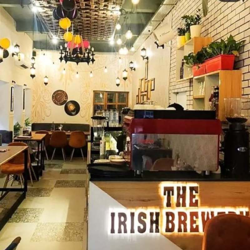 খাঁটি ব্রিটিশ ব্রেকফাস্টের স্বাদ পাবেন এই ঠিকানায়।