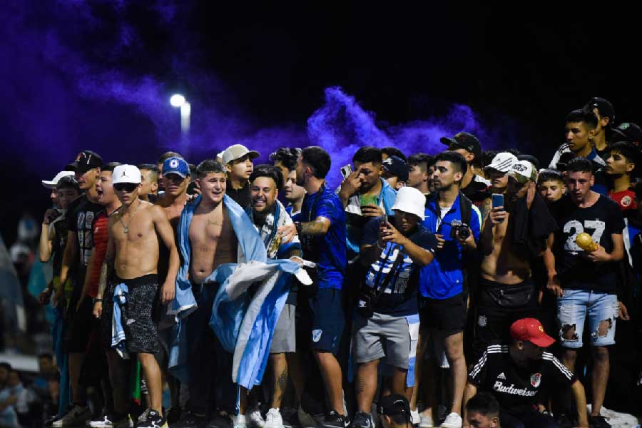 স্থানীয় এক সংবাদপত্রের প্রতিবেদন অনুযায়ী, প্রায় ২ লক্ষ মানুষ অ্যাপের মাধ্যমে বিমান অবতরণের দিকে নজর রেখেছিলেন। কিছুতেই এই বিশেষ ঐতিহাসিক মুহূর্তকে নজরছাড়া করতে রাজি ছিলেন না তাঁরা।