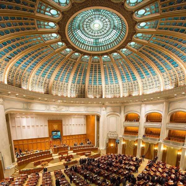 এ ছাড়া, মোট ২৫ লক্ষ ৫০ হাজার বর্গমিটার ঘনত্ব নিয়ে ‘দিয়ালুল স্পিরি’ নামক পাহাড়ের উপর দণ্ডায়মান প্যালেস অফ পার্লামেন্ট।