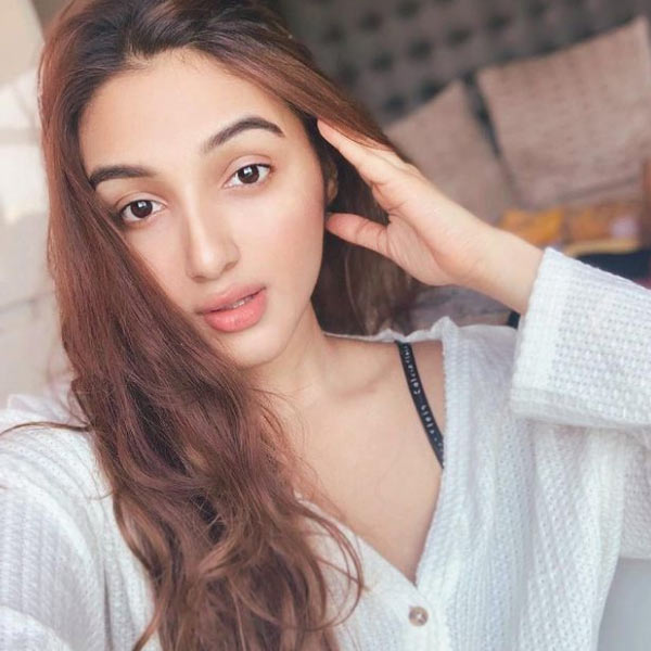 নেটব্যবহারকারীদের অনেকেই তনিশাকে তুলনা করছেন কিয়ারার সঙ্গে। অনেকেই বড় পর্দায় পরিচালক-কন্যার কাজ দেখতে উৎসাহী। ছবির প্রথম ঝলক প্রকাশ না পেতেই চর্চায় চলে এসেছেন তনিশা।