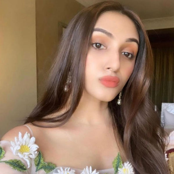 মহাত্মা গান্ধীর সঙ্গে নাথুরাম গডসের মতাদর্শগত লড়াই নিয়েই তৈরি হয়েছে ‘গান্ধী গডসে এক যুদ্ধ’।