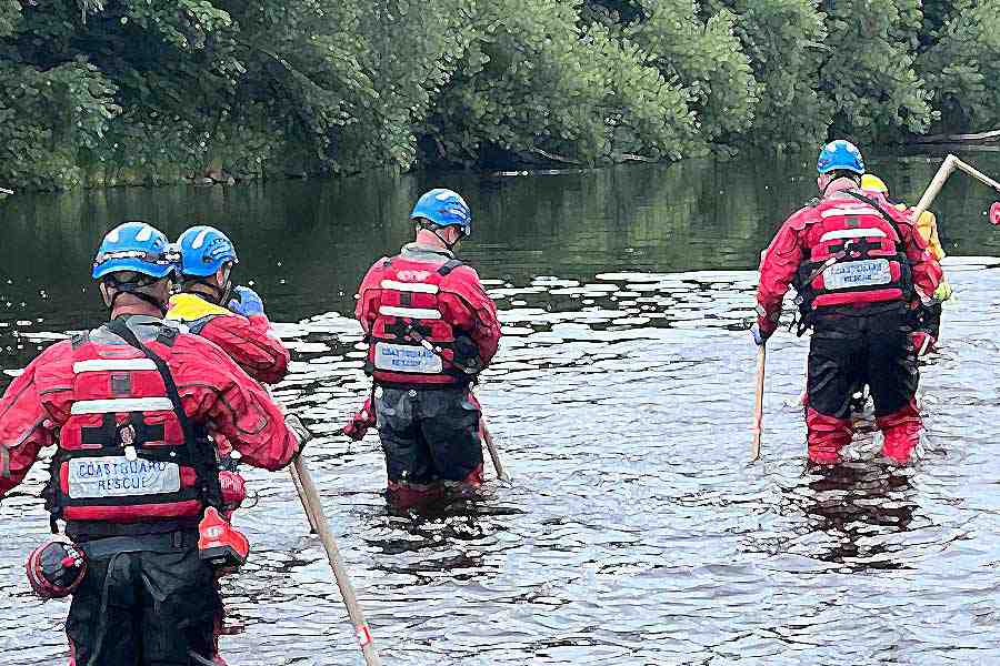 তবে রিয়াজ একা নন, তাঁর বন্ধু বছর ছাব্বিশের ইমরান শেখও এই খুনের সঙ্গে জড়িত ছিলেন। গোবন্দি এলাকা থেকে ইমরানকেও গ্রেফতার করে পুলিশ। ক্যুরিয়ার ডেলিভারি করার কাজ করতেন ইমরান। তাঁর দাবি, ঊর্বশীর দেহ নদীর জলে ফেলে দিতে রিয়াজকে সাহায্য করেছিলেন তিনি।