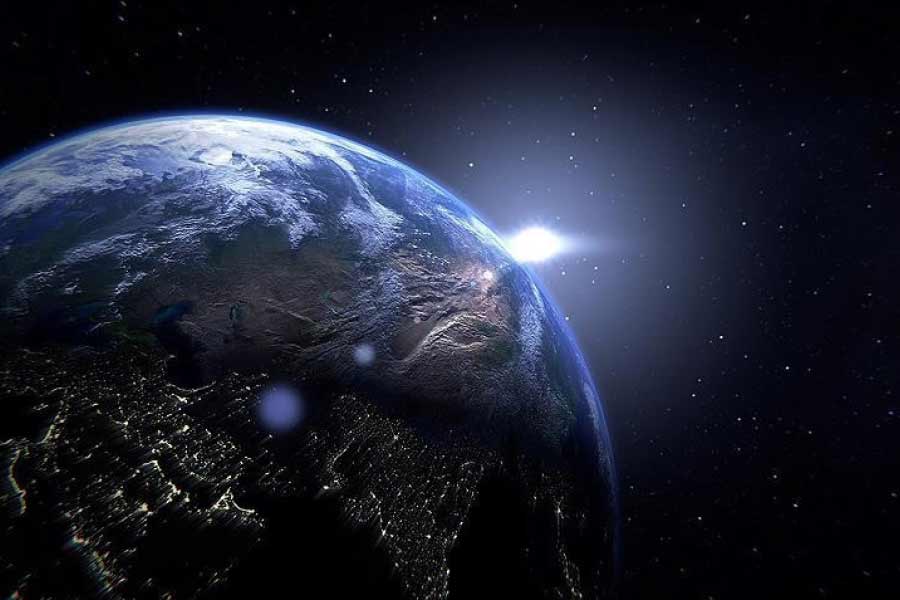 তবে ভিন্‌গ্রহীদের নিয়ে সব দাবিই এসে থমকে গিয়েছে এক জায়গায়। মহাকাশবিজ্ঞানীরা চান হাতেনাতে প্রমাণ। যা এখনও হাতে আসেনি সে ভাবে।