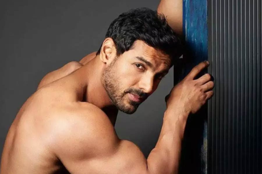 ‘পাঠান’ ছবিতে কাজ করে ২০ কোটি টাকা পারিশ্রমিক পেয়েছেন জন। চলতি বছরের জুলাই মাসে জনকে ‘এক ভিলেন রিটার্নস’ ছবিতেও অভিনয় করতে দেখা গিয়েছিল।