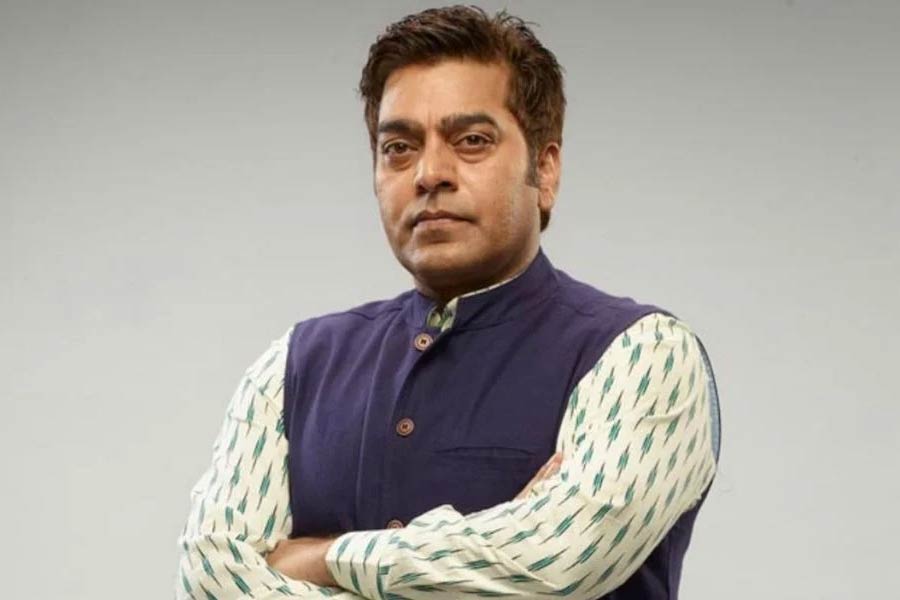 ‘পাঠান’ ছবিতে পার্শ্বচরিত্রে অভিনয় করতে দেখা যাবে আশুতোষ রানাকে। আশুতোষ বরাবর তাঁর অভিনয় দক্ষতা দিয়ে দর্শকের মন জিতে এসেছেন। তবে এই ছবিতে কাজ করে তিনি কত পারিশ্রমিক পেয়েছেন তা জানা যায়নি।