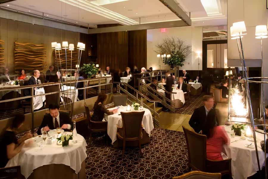 এখনও পর্যন্ত যে রেস্তরাঁগুলির হালহকিকত দেওয়া হল, তার থেকে একেবারেই আলাদা স্পেনের ‘সাবলিমোশন’। বিশ্বের সবচেয়ে দামি রেস্তরাঁ হল এটি। যা স্পেনের ইবিজায় রয়েছে। এখানে মাথাপিছু খরচ হবে প্রায় ১ লক্ষ ৯৬ হাজার টাকা।