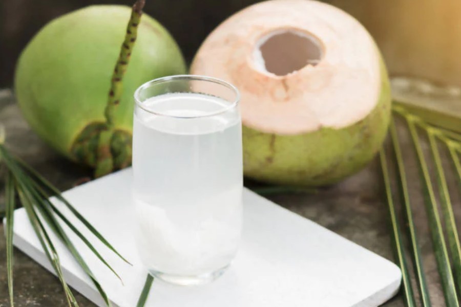 রোজ ডাবের জল খেয়ে ঘুমোতে গেলে ঠান্ডা লেগে যেতে পারে। 