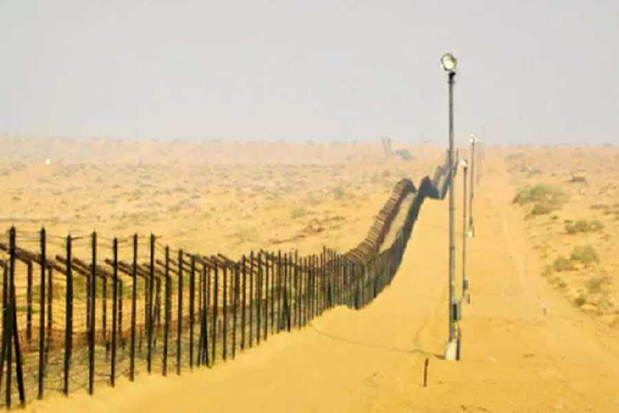 যুদ্ধের ৫১তম বর্ষপূর্তির আগের দিন, অর্থাৎ ১৪ ডিসেম্বর জোধপুরে এমসে ভর্তি করানো হয় রাঠৌরকে। তাঁর পুত্র সাওয়াই সিংহ সংবাদ সংস্থা পিটিআইকে জানিয়েছেন যে, রাঠৌরের ব্রেন স্ট্রোক হয়েছিল। গত কয়েক দিন ধরেই আইসিইউতে রাখা হয়েছিল তাঁকে। 