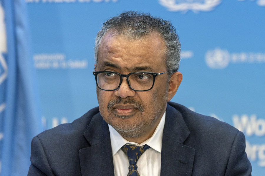 হু-এর প্রধান টেড্রস অ্যাডানম গেব্রিয়েসাস বৃহস্পতিবার জানিয়েছেন, চিনের কোভিড পরিস্থিতির কথা জানতে পেরে তিনি নিজেও উদ্বিগ্ন। সঠিক প্রতিষেধক ব্যবহার করার জন্য তিনি চিন প্রশাসনকে অনুরোধ জানিয়েছেন। 