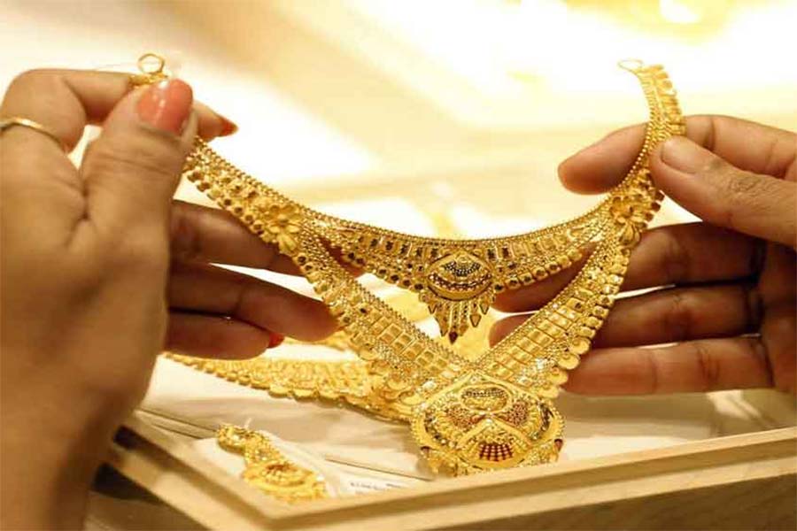Symbolic image of gold ornaments 