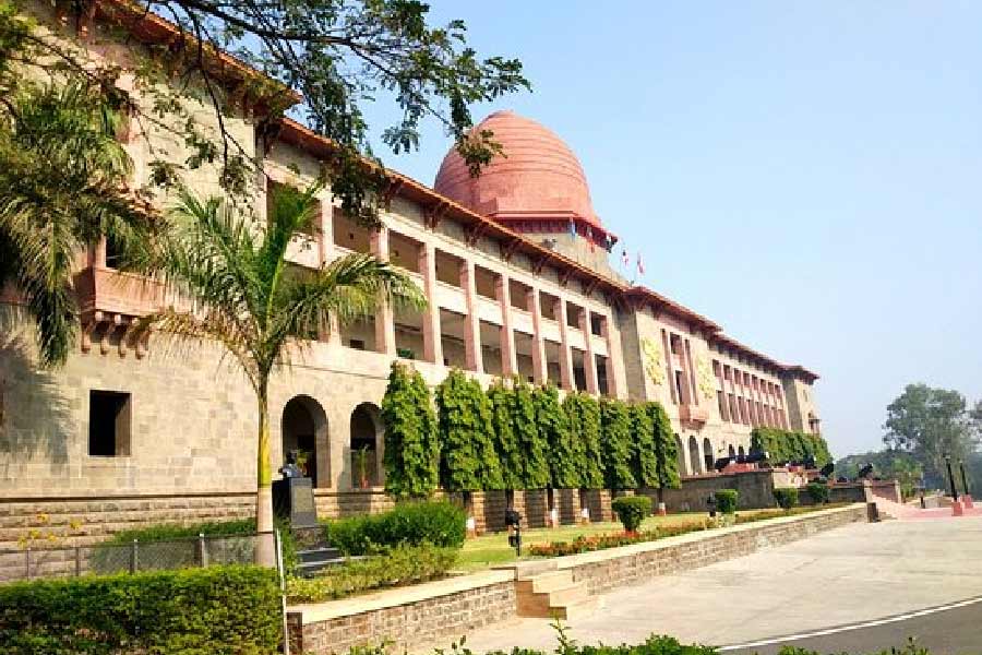 সংবাদমাধ্যমের প্রতিবেদন অনুযায়ী, আগামী ২৭ ডিসেম্বর মহারাষ্ট্রের পুণে জেলার এনডিএ আকাদেমিতে যোগ দেবেন সানিয়া।