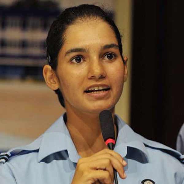 সানিয়া বলেন, ‘‘ফ্লাইট লেফটেন্যান্ট অবনী চতুর্বেদী আমাকে খুব অনুপ্রাণিত করেছেন এবং তাঁকে দেখে আমি এনডিএতে যোগ দেওয়ার সিদ্ধান্ত নিয়েছিলাম। আশা করি আমি এক দিন তরুণ প্রজন্মকে অনুপ্রাণিত করতে পারব।’’
