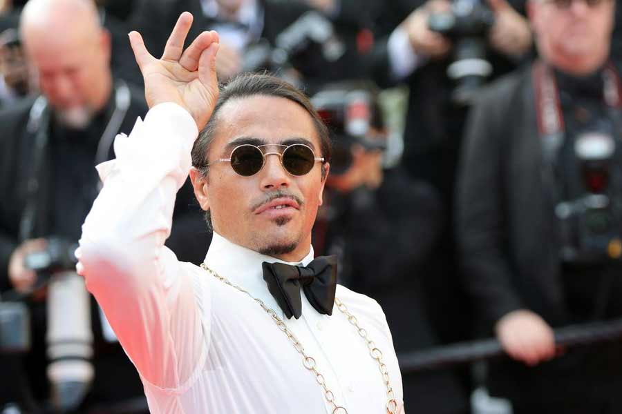 কাতার বিশ্বকাপ ফাইনালেও মাঠে উপস্থিত হয়েছিলেন নুসরেত। আর সেই নিয়েই বিতর্ক। কারণ শুধু খেলাই দেখেননি তিনি, ছুঁয়ে ফেলেছেন বিশ্বকাপ, যা ছোঁয়ার অধিকার সকলের থাকে না। আর সেই কারণেই শাস্তির মুখে।