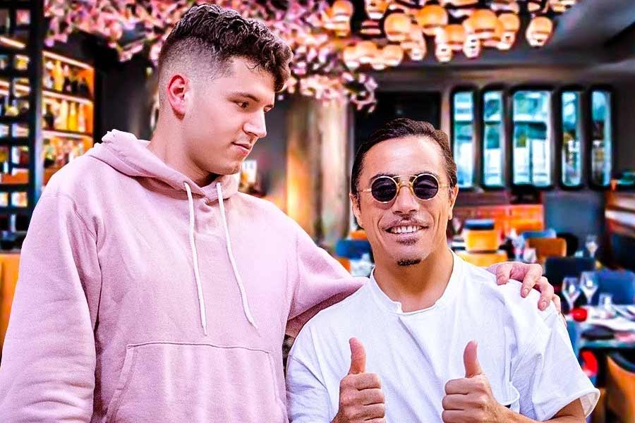 ফিফা বিশ্বকাপ ট্রফি সংক্রান্ত কিছু নিয়ম রয়েছে। ১৮ ক্যারেট সোনার তৈরি এই ট্রফি ছোঁয়ার অধিকার সকলের নেই। ট্রফিটির দাম প্রায় ২ কোটি মার্কিন ডলার। ভারতীয় মু্দ্রায় প্রায় ১৬৫ কোটি ৯১ লক্ষ ৩৮ হাজার টাকা।