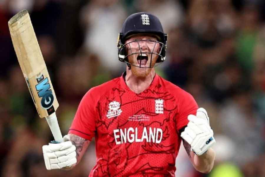 বেন স্টোকস থেকে শুরু করে রহানে। স্যাম কারেন থেকে ক্যামেরন গ্রিন, কেন উইলিয়ামসন। আইপিএলের মিনি নিলামে চোখধাঁধানো নামের অভাব ছিল না। কিন্তু তার মধ্যেই আলো কেড়ে নিলেন সেই এক জন। যিনি গত কয়েকটি নিলামে আলো ছড়িয়ে লাইমলাইটের প্রায় পুরোটাই টেনে নিয়েছেন নিজের দিকে। তিনি হায়দরাবাদ দলের অন্যতম কর্ত্রী কাব্য মরান। 