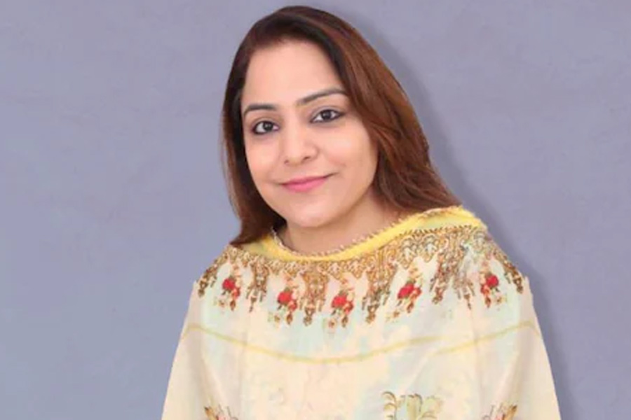 প্রথম বার দিল্লি পুরনিগমের নির্বাচনী লড়াইয়ে নেমেই কাউন্সিলর হয়েছেন। এ বার দিল্লির মেয়রের আসনেও কি দেখা যাবে শেলি ওবেরয়কে?