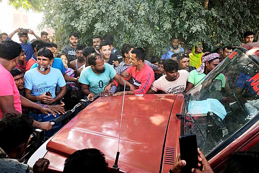 প্রতিবাদ: দোহারিয়া গ্রামে বিক্ষোভ। নিজস্ব চিত্র