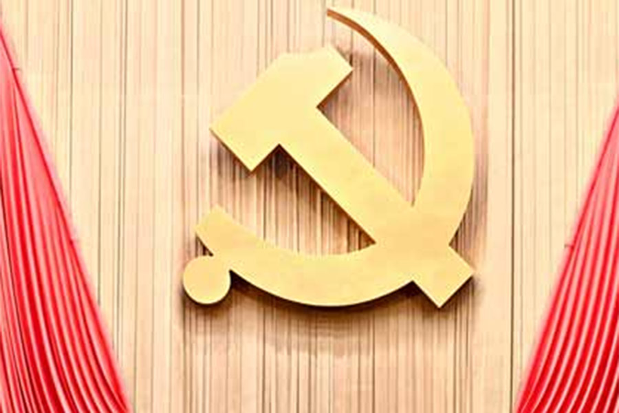 সমালোচকদের আরও দাবি, বিদেশের মাটিতে চিনা কমিউনিস্ট পার্টির হয়েও প্রচার চালায় কনফুসিয়াস ইনস্টিটিউটগুলি। ‘রেডিফরঋষি’ নামে প্রচারের সিংহভাগ জুড়েই ছিল এই প্রতিষ্ঠানগুলির বিরুদ্ধে সুনকের ‘সুর চড়ানো’ মন্তব্য। ব্রিটেন ছাড়াও বিশ্বের বহু দেশই চিনের এই প্রতিষ্ঠানগুলির বিরুদ্ধে সরব হয়েছে। কিন্তু কনফুসিয়াস ইনস্টিটিউটগুলির বিরুদ্ধে বিশ্ব জুড়ে শোরগোল কেন?