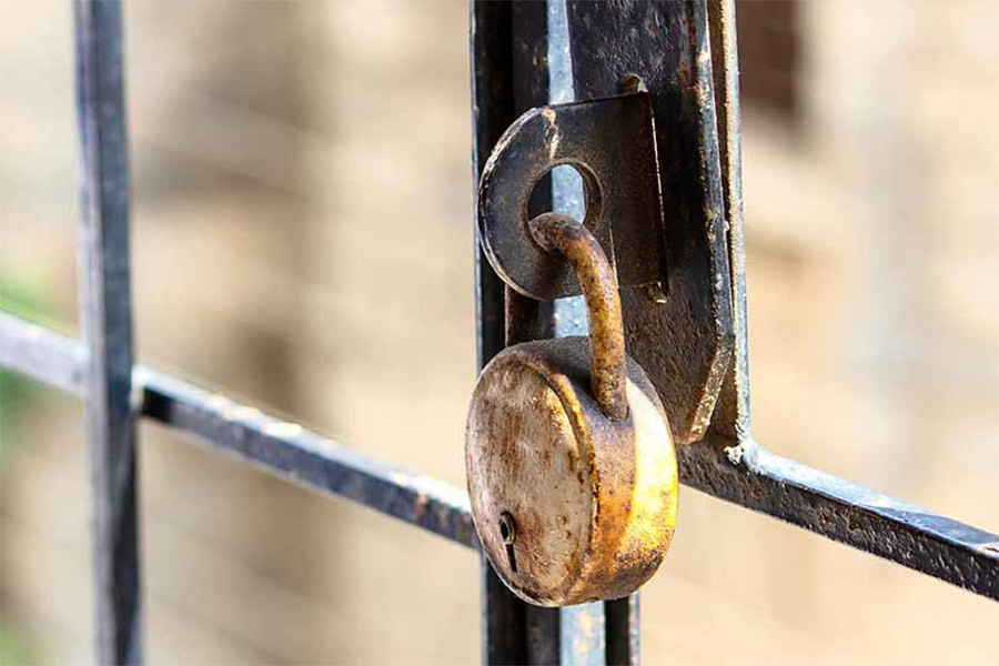 সুইডেনের দক্ষিণাঞ্চলের ফকেনবার্গ শহরে ১টি কনফুসিয়াস ইনস্টিটিউট চালু ছিল। চলতি বছর তাতেও তালা পড়েছে। ফলে চিন পরিচালিত এ ধরনের কোনও শিক্ষা প্রতিষ্ঠানেরই অস্তিত্ব নেই সুইডেনে। ইউরোপের প্রথম দেশ হিসাবে এই পদক্ষেপ করেছে সে দেশ।