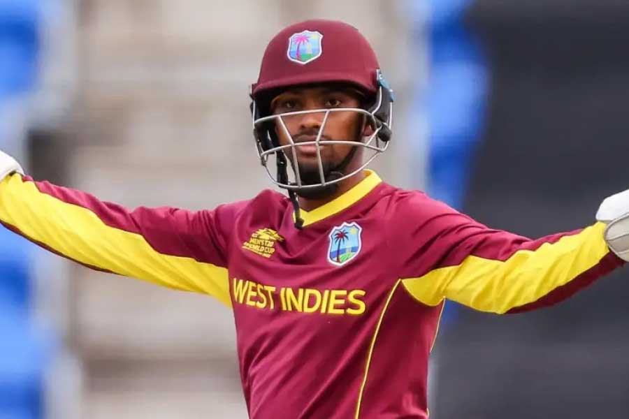 রাহুলের পর বিদেশি উইকেটরক্ষক ব্যাটার নিকোলাস পুরাণকে দলে রেখেছে লখনউ। তিনি পাচ্ছেন ১৬ কোটি টাকা।