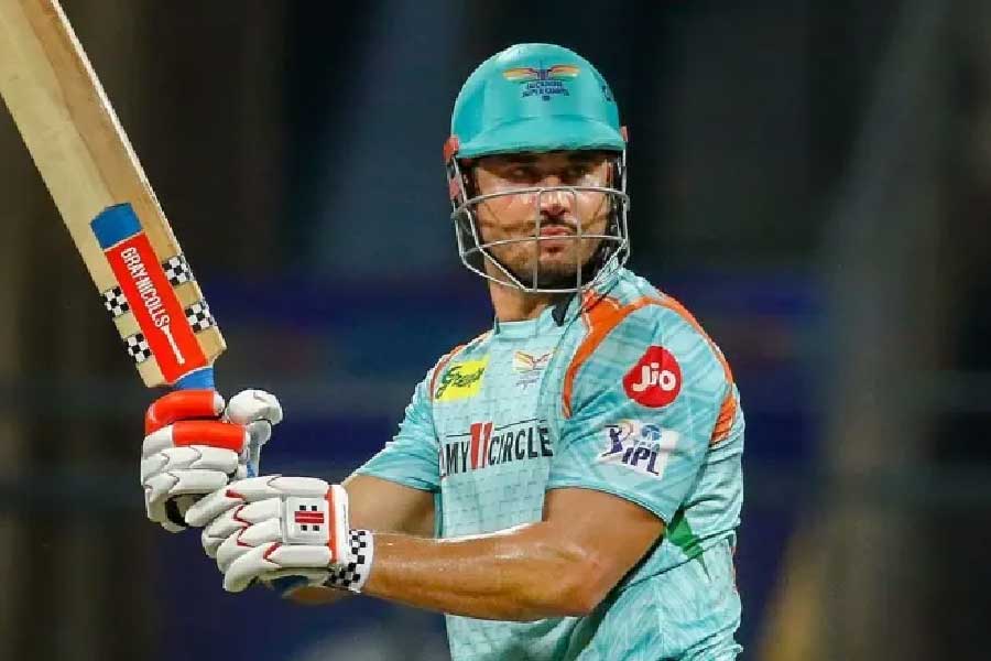 অস্ট্রেলিয়ার অলরাউন্ডার মার্কাস স্টোইনিস এ বছর লখনউ থেকে পাচ্ছেন ১০ কোটি টাকা। তিনি দরের বিচারে দলে তৃতীয়।