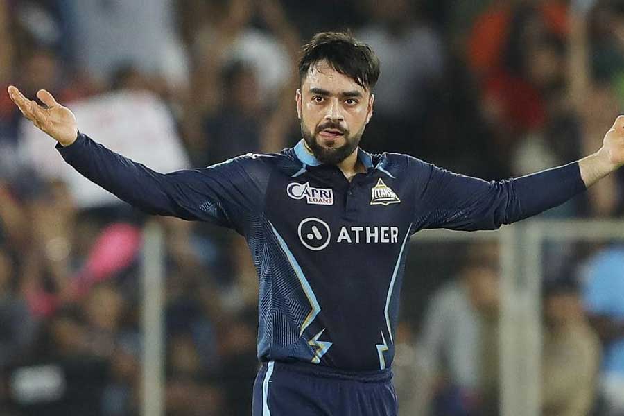 গুজরাত দলে দরের বিচারে যুগ্ম প্রথম আফগানিস্তানের স্পিনার রশিদ খান। হার্দিকের সঙ্গে তিনিও পাচ্ছেন ১৫ কোটি টাকা।