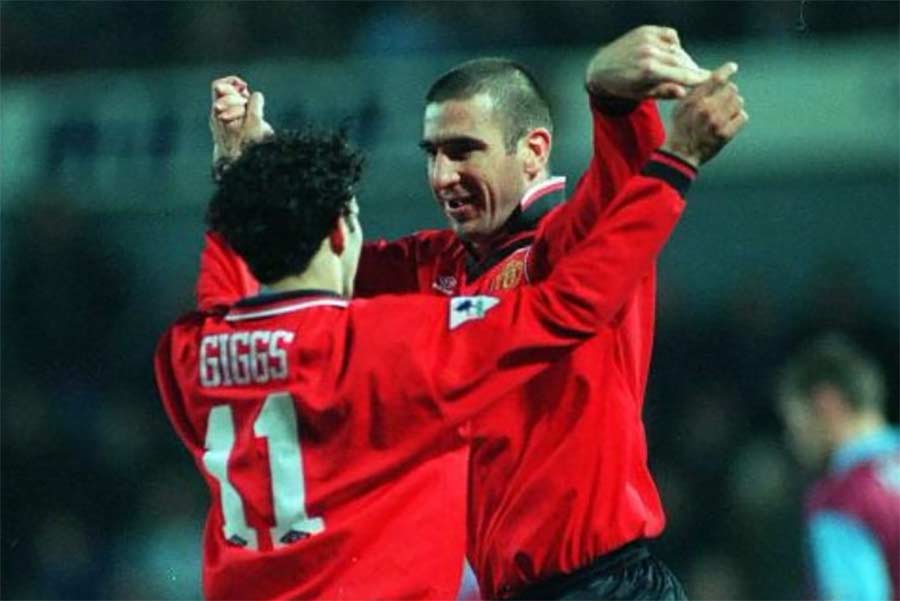 নিজের সময়ে অন্যতম সেরা হলেও যোগ্যতা অর্জনকারী পর্বে জাতীয় দলের ব্যর্থতায় বিশ্বকাপে খেলা হয়নি ফ্রান্সের এরিক কঁতোনা, ওয়েলসের রায়ান গিগস অথবা ঘানার আবেদি আয়েয়ুর মতো ফুটবলারের।