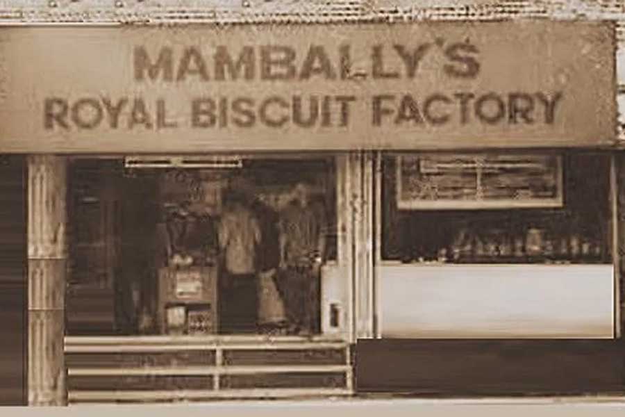 প্রকাশ জানান, মামবালির হাত ধরে যে ইতিহাসের সূত্রপাত হয়েছিল, ১৪০ বছর ধরে সেই ধারাই বয়ে নিয়ে চলেছে পরিবারের বংশধরেরা। এখনও একই পদ্ধতি অনুসরণ করে কেক বানিয়ে যাচ্ছে ওই বেকারির কর্মীরা।