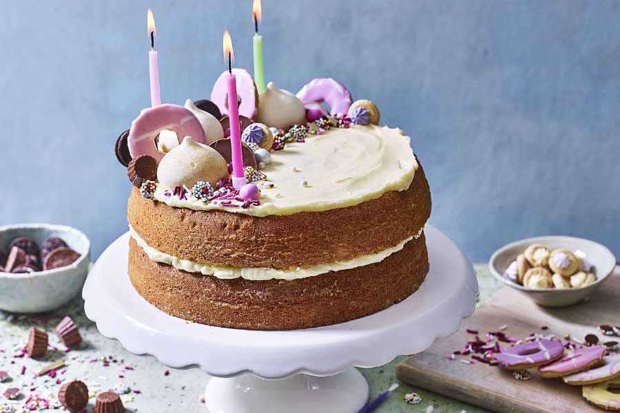 প্রকাশের স্ত্রী লিজির মন্তব্য, শুধু কেরলেই নয়, প্লাম কেকের চাহিদা দেশ জুড়ে। বড়দিন আসার আগে থেকেই দেশের বিভিন্ন প্রান্ত থেকে প্লাম কেকের অর্ডার আসে। বেশির ভাগ অর্ডার মুম্বই, কলকাতা, চেন্নাই এবং বেঙ্গালুরু থেকে আসে বলে জানিয়েছেন লিজি।