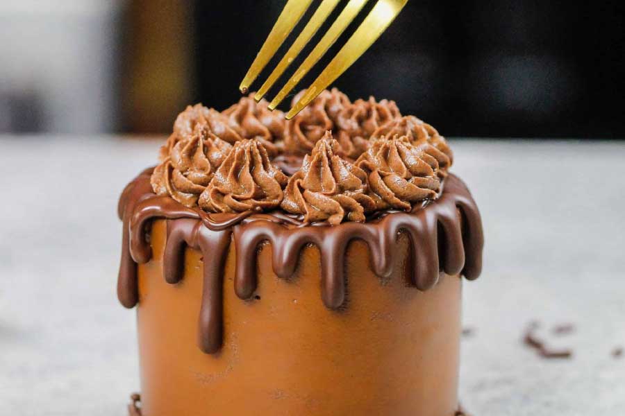 ডিসেম্বরের তৃতীয় সপ্তাহের মধ্যেই নির্দিষ্ট ঠিকানায় প্লাম কেক পাঠিয়ে দেওয়া হয়। তবে লিজি জানিয়েছেন, প্রতি বছর কেক তৈরির প্রক্রিয়া শুরু হয় নভেম্বর মাস থেকেই। 