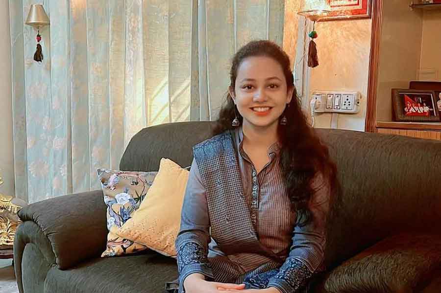 ইউপিএসসি পরীক্ষায় রিয়ার র‌্যাঙ্ক ১৫। টিনা অবশ্য এই পরীক্ষায় প্রথম হয়েছিলেন।