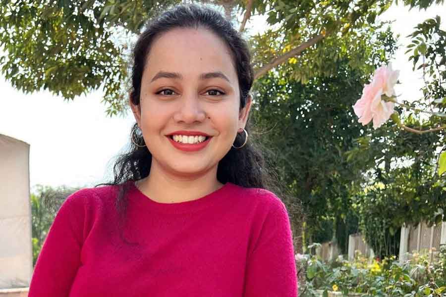 দিল্লির শ্রীরাম কলেজ থেকে রাষ্ট্রবিজ্ঞানে স্নাতক করেন রিয়া। ঘটনাচক্রে, এই কলেজ থেকেই পড়াশোনা করেছেন টিনাও।