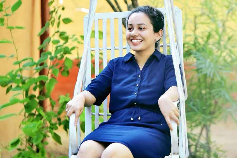 রিয়া বলেন, “ইউপিএসসি পাশ করতে হলে অবশ্যই প্রয়োজন পরিশ্রম, শৃঙ্খলা এবং ধৈর্য। এই তিনটি বিষয় ঠিক মতো মেনে চলতে পারলে তবেই সাফল্য আসবে।”