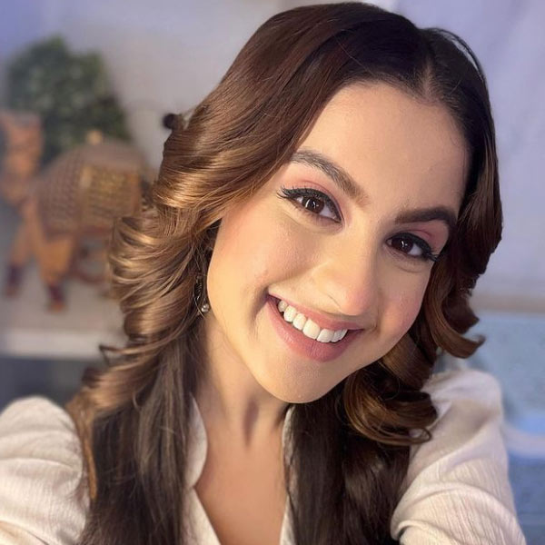 ২০১৬ সালে বলিউডে অভিষেক হয় তুনিশার। অনেকে বলেন, তাঁর সঙ্গে ক্যাটরিনার মুখের মিল রয়েছে। ‘ফিতুর’ ছবিতে তাঁর ছোটবেলার চরিত্রে অভিনয়ের মাধ্যমে বলিউডে পা রেখেছিলেন তুনিশা।