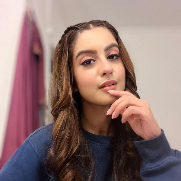 জনপ্রিয় এক হিন্দি চ্যানেলে তুনিশার বিপরীতে এই ধারাবাহিকে অভিনয় করেন শীজ়ান মহম্মদ খান। যথেষ্ট জনপ্রিয়তা পেয়েছিল এই ধারাবাহিক।