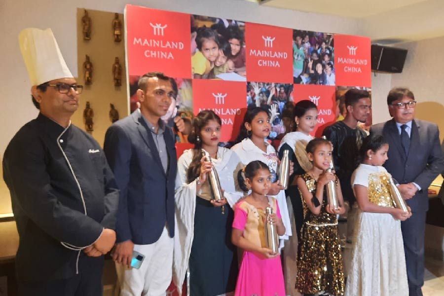 ৯ থেকে ১২ বছরের বাচ্চাদের নিয়ে বড়দিনের আগেই একটি উৎসবের আয়োজন করেছিলেন রেস্তরাঁ কর্তৃপক্ষ।