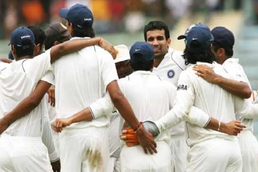 ভারত, বাংলাদেশ এর পর আবার ৫ দিনের ম্যাচে মুখোমুখি হয় ৩ বছর পর। ২০০৭ সালে ২ ম্যাচের টেস্ট সিরিজের ফল হয়েছিল ১-০। একটি ম্যাচ ড্র করতে পেরেছিল বাংলাদেশ।