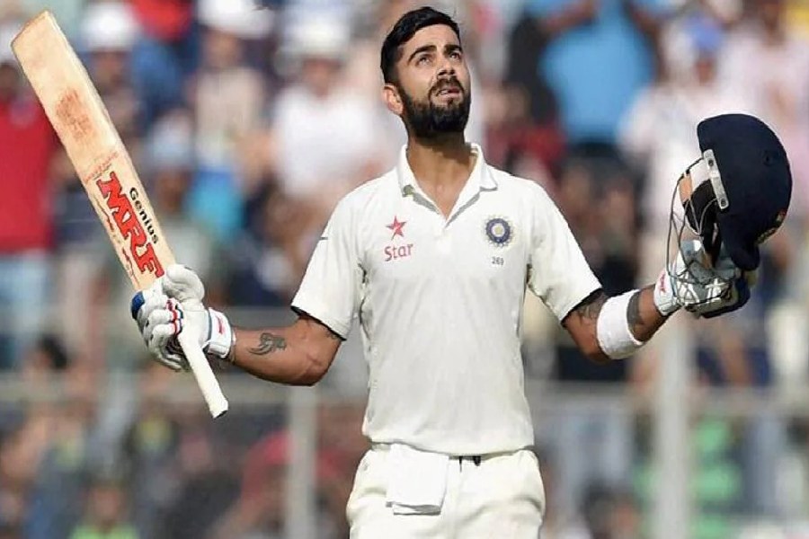 ২০৮ রানের সেই জয়ের নেপথ্যে ছিল বিরাটের দ্বিশতরান। এ ছাড়া, মুরলি বিজয় এবং ঋদ্ধিমান সাহাও সেঞ্চুরি করেছিলেন সেই ম্যাচে।