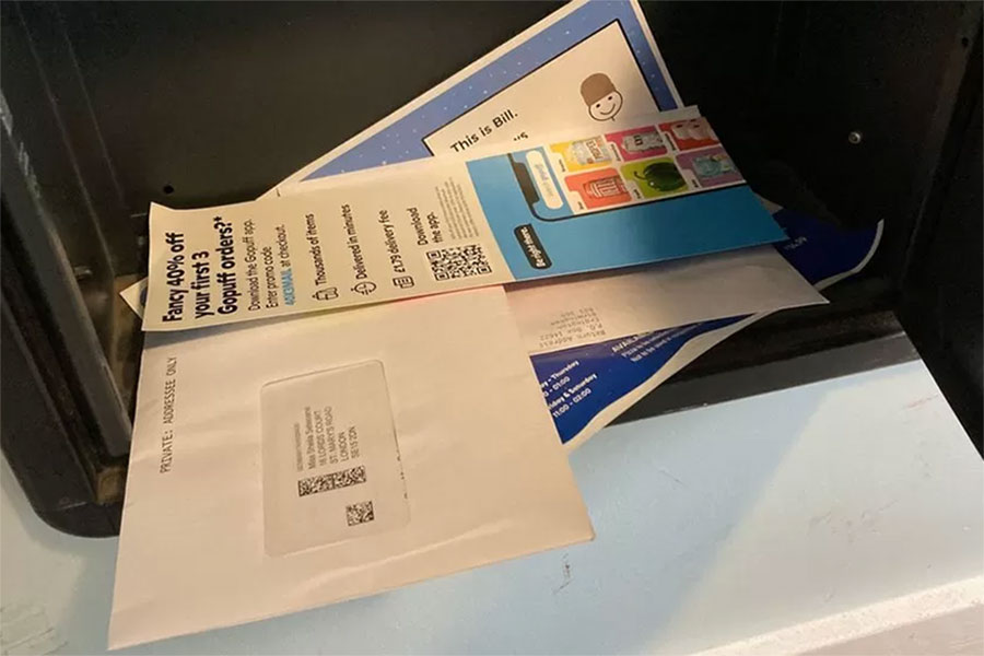 শীলার মৃত্যুর ঘটনায় হতবাক তাঁর পড়শিরা। অনেকেই আশ্চর্য, কী ভাবে এত দিন ধরে প্রৌঢ়ার ফ্ল্যাটভাড়া কেটে নিচ্ছিলেন পিবডি কর্তৃপক্ষ? সে ধাঁধারও সমাধান হয়েছে।