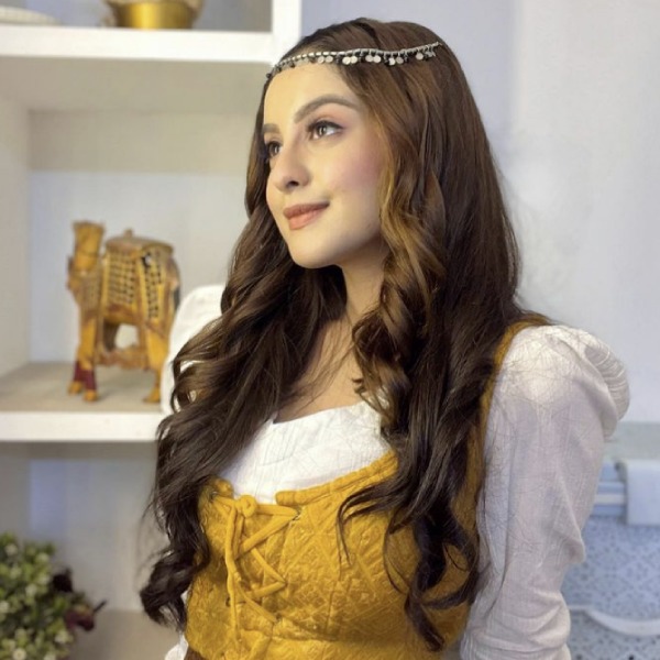 শনিবার বিকেলে ধারাবাহিকের সেট থেকে তুনিশার ঝুলন্ত দেহ উদ্ধার হয়। মঙ্গলবার সকালে অভিনেত্রীর ময়নাতদন্তের রিপোর্ট সামনে এলে জানা যায়, শ্বাসরোধ বা দমবন্ধ হয়ে মৃত্যু হয়েছে তুনিশার। অভিনেত্রীর শরীরে কোনও আঘাতের চিহ্ন মেলেনি।